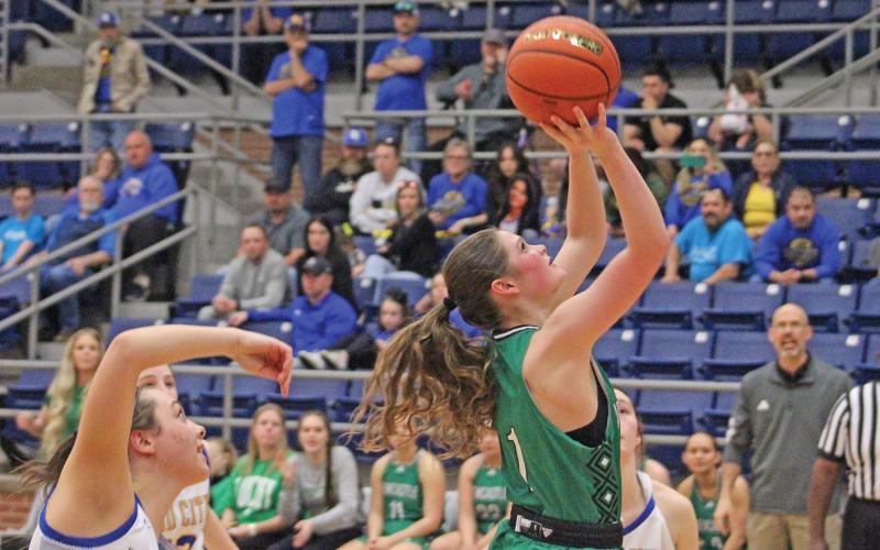 (ARCHIVE PHOTO | THE GRAHAM LEADER) Newcastle freshman Camren Mallory drives past an opposing defender for a layup at the rim during the team’s regional final win last season. Mallory also plays a pivotal role this season and made key plays during the game Friday, Dec. 20 against Mineral Wells.