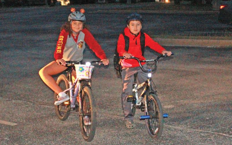 (TC GORDON | THE GRAHAM LEADER) Parents and students of Woodland Elementary School have begun a “bike bus,” a trend from social media where groups of students and adults gather together to ride bikes to school instead of taking other forms of transportation. This bike bus group plans to ride every Monday there’s school, leaving the First Presbyterian Church at 7:20 a.m. and riding to Woodland Elementary.