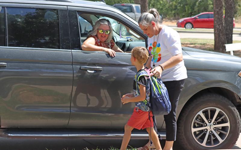 (ARCHIVE PHOTO | THE GRAHAM LEADER) Parents pick up students at Pioneer Elementary School for the first day of school in the 2023-2024 school year.