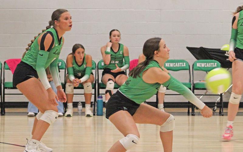 (ALEX HAVARDANKSY | THE GRAHAM LEADER) Kinsey Hawkins goes for a dig Tuesday, Sept. 2. Hawkins picked up an ace at the service line during this match and is the youngest player on the varsity team this year. 