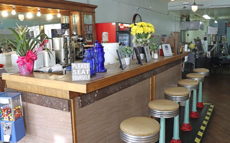 (TC GORDON | THE GRAHAM LEADER) The front counter of Marlene’s at The Big Chill. The restaurant has been open for 25 years and has brought joy, friendship and good food to the people of Graham.