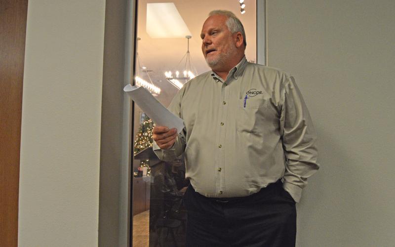 (THOMAS WALLNER | THE GRAHAM LEADER) Oncor Wichita Falls Area Manager Gordon Drake speaks on Thursday, Nov. 10, with the Graham City Council. Drake updated the council on how the city and citizens can report street light outages.