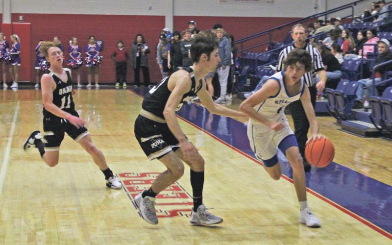 After taking a five-point lead into the second quarter Saturday, Nov. 19 at Sweetwater, the Steers were outscored 57-28 over the second and third quarters. Unable to overcome their 15-point deficit in the fourth quarter, the Steers dropped to 1-1 for the season with a 79-65 loss to the Mustangs.  The Steers continued to move the ball around and get multiple players involved, with 10 different players scoring points in the loss.  Levi May, Tyson Weaver and Luke Padron each hit 3-pointers in the first quarter