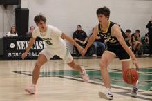 (ALEX HAVARDANSKY | THE GRAHAM LEADER) Keegen Voyles playing man defense Tuesday, Jan. 13 against the Bellevue Eagles. Voyles found his shooting form from behind the arc in the second half. 