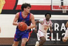 (ALEX HAVARDANSKY | THE GRAHAM LEADER) Brodie Martin drives up the floor Thursday, Jan. 22 against the Mineral Wells Rams. Martin scored 25 points in the Steers’ 56-32 victory over the Rams.