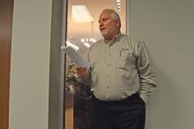 (THOMAS WALLNER | THE GRAHAM LEADER) Oncor Wichita Falls Area Manager Gordon Drake speaks on Thursday, Nov. 10, with the Graham City Council. Drake updated the council on how the city and citizens can report street light outages.